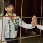 Shahid Kapoor Instagram – Mirror mirror on the wall who’s the FARZIEST of them all

Shot by: @mayank_mudnaney 
Makeup: @james_gladwin_ 
Makeup assistant: @mahendra.kanojia
Hair by: @aalimhakim
Hair assistant: @shahrukhshaikh9519 
Outfit: @ashay.newdelhi 
Style by: @theanisha 
Dress team: @thebombaydressman 
Managed by: @chanchal_dsouza 
Digital agency: @59thparallel 
Security: @parvez_pzee