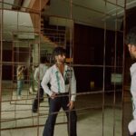 Shahid Kapoor Instagram - Mirror mirror on the wall who’s the FARZIEST of them all Shot by: @mayank_mudnaney Makeup: @james_gladwin_ Makeup assistant: @mahendra.kanojia Hair by: @aalimhakim Hair assistant: @shahrukhshaikh9519 Outfit: @ashay.newdelhi Style by: @theanisha Dress team: @thebombaydressman Managed by: @chanchal_dsouza Digital agency: @59thparallel Security: @parvez_pzee