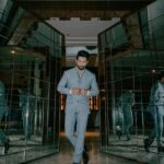 Shahid Kapoor Instagram - Mai फ ko फrzi bolta hu… Shot by: @mayank_mudnaney Makeup: @james_gladwin_ Makeup assistant: @mahendra.kanojia Hair by: @aalimhakim Hair assistant: @shahrukhshaikh9519 Outfit: @ashay.newdelhi Style by: @theanisha Dress team: @thebombaydressman Managed by: @chanchal_dsouza Digital agency: @59thparallel Security: @parvez_pzee