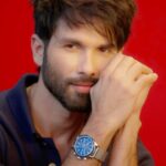 Shahid Kapoor Instagram - Result is always gonna be good when you enjoy the process… that’s what @tommyhilfiger’s latest shoot was about. Don’t miss out on the fun, but more importantly, don’t miss out on the style. Grab your #TommyHilfiger watch and play with style! 😎 #Watches #TommyHilfigerWatches #Fun #BehindTheScenes #Trending #Fashion #TommyHilfiger