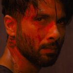 Shahid Kapoor Instagram - Sab Farzi hai… par yeh trailer asli hai  #SabFarziHai  #Farzi #FarziOnPrime, Feb 10 @rajanddk @actorvijaysethupathi @kaykaymenon02 @raashiikhanna @itssmeamol @bhuvanarora27 @mensit @iamsumankumar @d2r_films