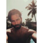 Shahid Kapoor Instagram - Keep it real and make it count. Happy new year everyone. Be worthy and thankful. Have an amazing year . 💥💕