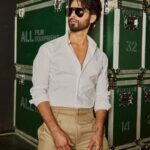 Shahid Kapoor Instagram - White collar criminal 😎 Shot by: @mayank_mudnaney Makeup: @james_gladwin_ Makeup assistant: @mahendra.kanojia Hair by: @aalimhakim Hair assistant: @shahrukhshaikh9519 Outfit: @ashay.newdelhi Style by: @theanisha Dress team: @thebombaydressman Managed by: @chanchal_dsouza Digital agency: @59thparallel Security: @parvez_pzee