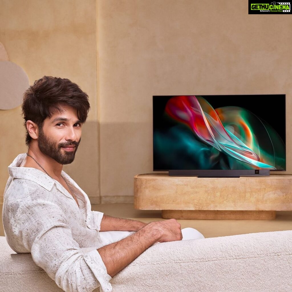 Shahid Kapoor Instagram - An immersive view with the 4K QLED panel + 70W powerful speakers = an unparalleled cinematic experience! The #OnePlusTVQ2Pro brings the magic of cinema right into our living room. @oneplus_india #ImaginationAndIntelligence