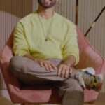 Shahid Kapoor Instagram - Spotlight moments are the ones you will cherish and remember for a lifetime ❤️ Share your special memory with @vivo_india and me! ​ Was it when you excelled at your job, or was it when you had a newfound love for someone?​ Share your entries now, and describe your moment in the caption:​ - Post a picture or a video of #YourSpotlightMoment on your handle and describe your unique moment in the caption ​ - Tag @vivo_india ​ - Use the hashtags #vivoV27Pro and #YourSpotlightMoment ​ Stand a chance to be one of the 5 winners to grab an exclusive shopping voucher worth Rs 2000!​ #YourSpotlightMoment #vivoV27Pro #delighteverymoment