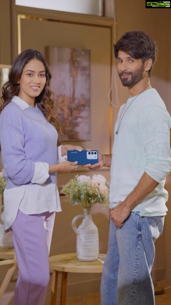 Shahid Kapoor Instagram - Every moment we spend together is magical with #TheSpotlightPhone - vivo V27 Pro @vivo_india #DelightEveryMoment #vivoV27Series