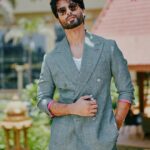Shahid Kapoor Instagram - The sun is shining and it’s BLOODY daddy time. Shot by: @mayank_mudnaney Makeup: @james_gladwin_ Makeup assistant: @mahendra.kanojia Hair by: @aalimhakim Hair assistant: @shahrukhshaikh9519 Outfit: @osmanabdulrazak Shoes: @shutiqofficial Style by: @theanisha Dressman: @thebombaydressman Managed by: @chanchal_dsouza Digital agency: @59thparallel Security: @parvez_pzee PR agency: @think_talkies
