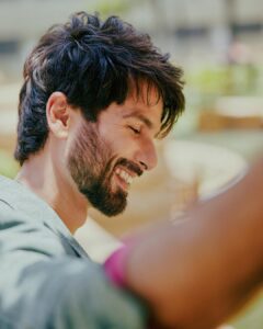 Shahid Kapoor Instagram - The sun is shining and it’s BLOODY daddy time.

Shot by: @mayank_mudnaney 
Makeup: @james_gladwin_ 
Makeup assistant: @mahendra.kanojia 
Hair by: @aalimhakim
Hair assistant: @shahrukhshaikh9519 
Outfit: @osmanabdulrazak
Shoes: @shutiqofficial
Style by: @theanisha 
Dressman: @thebombaydressman 
Managed by: @chanchal_dsouza 
Digital agency: @59thparallel 
Security: @parvez_pzee 
PR agency: @think_talkies