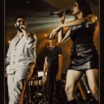 Shalmali Kholgade Instagram - This is what you call a party on stage 🔥 @shalmiaow @siddharth.mahadevan 📷: @asboxofficial #siddharthmahadevan #shalmalikholgade #live #concert
