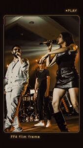 Shalmali Kholgade Instagram - This is what you call a party on stage 🔥 
@shalmiaow @siddharth.mahadevan 

📷: @asboxofficial 

#siddharthmahadevan #shalmalikholgade #live #concert