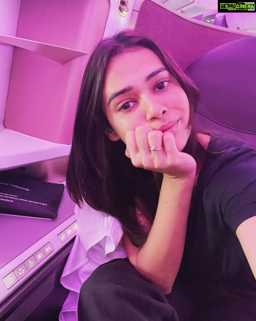 Shalmali Kholgade Instagram - Sometimes I wonder why I put myself through things.. like being on a solo trip for nearly 2 months. But historically, I’ve experienced great outcomes that result out of an initial discomfort. As I settle into LA, I find the days so long.. I’m so used to packing my days with more things than I can manage. But for the first time in ages, I am sitting still.. hearing my breath.. looking around.. Self improvement comes in different forms. For now, slowing down is my current form of improvement.