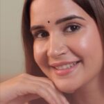 Shivshakti Sachdev Instagram - Let's Recreate Alia Bhatt's Makeup Look Detailed video on my YT Channel Primer - @bobbibrownindia Strobe Cream - @colorbarcosmetics Foundation - @nykaabeauty Blush - @nudestix Eye Makeup - @kaybykatrina Lip Liner - @kaybykatrina Lipstick - @lancomeofficial #Vekamleya #AliaBhattlook #CelebrityLooks #RockyAurRani #BollywoodLover #TrendingReels #trendingsongs #trendingReels