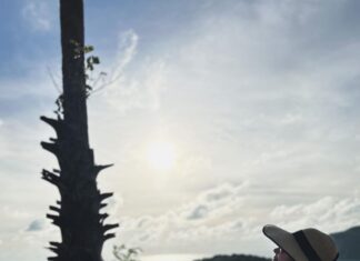 Shivshakti Sachdev Instagram - a lover of sunsets #thailand #love #holiday #sunset #just #happytime #grateful #blessed #friends Promthep Cape, Phuket