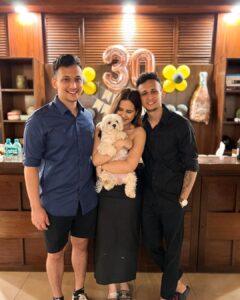 Shivshakti Sachdev Instagram - My Favourite Day of the Year 💜

What I am 30 Already? 

#birthday #30 #love #happy #blessed #familytime #friendship #life