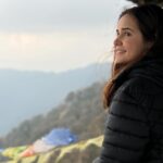 Shivshakti Sachdev Instagram - Tinjure Trek 🌳⛰️ This day will always be remembered... 10kms Trek and Me being me ( not a trek person at all ) did it !!! Everytime I watch these glimpses I feel proud of myself ... Just a suggestion : This Trek isn't for the first timers so please take full information before you plan for this one.. Grateful to have Blessing ( our guide ) and My Favourite boys @ankursingh24 @iamdhirengautam and Shobha for being so Strong . We did it !!!! Without you guys main nahin kar paati 🧿 #reels #trekkinglife #lovehiking #mountainhiking #hikingvibes Tinjurey