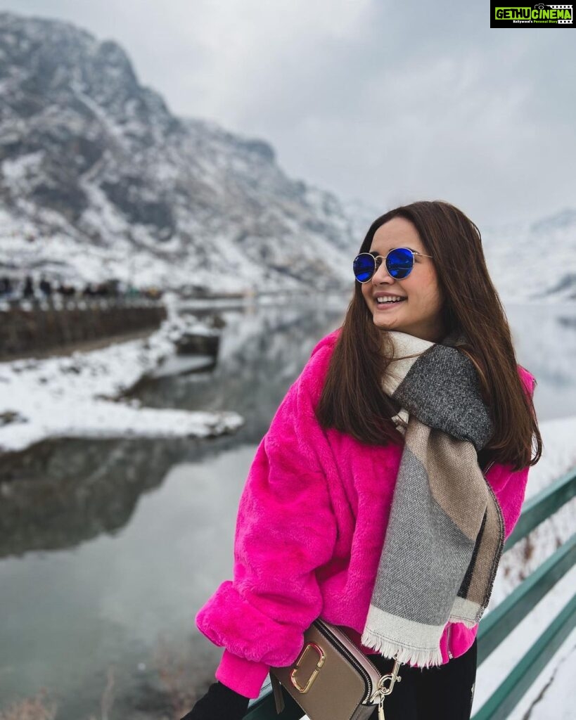 Shivshakti Sachdev Instagram - I am a Snow Baby ❄️ #travel #sikkimdiaries #gangtok #sikkimtourism #snowlove Changu Lake, Sikkim