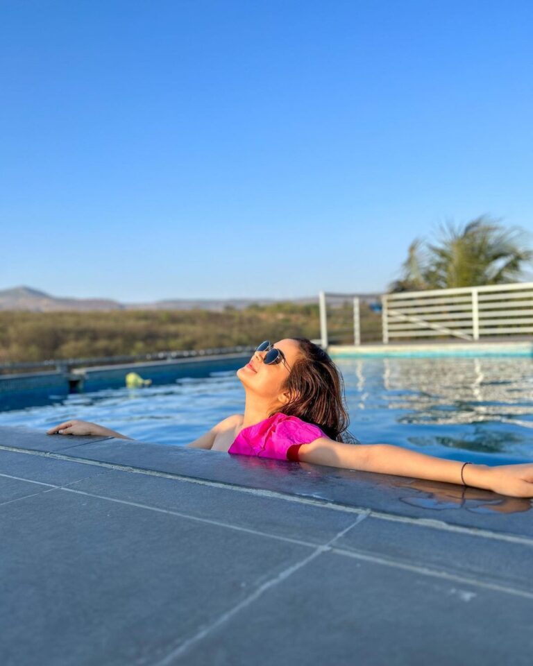 Shivshakti Sachdev Instagram - free🌸 Property : Casa Paun @stayvista_official #holiday #staycation #pool #happytimes #swimsuit #lake