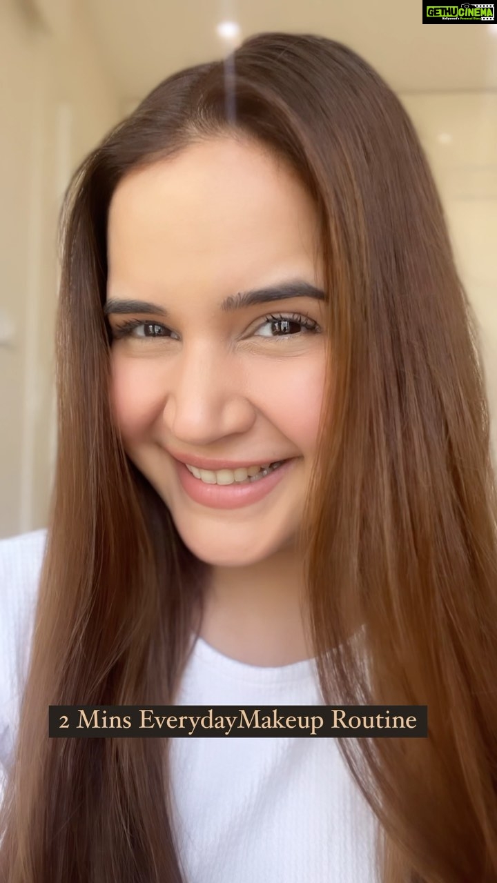 Shivshakti Sachdev Instagram - 2 mins Everyday Makeup Routine !! Serum and Day Cream @lorealparis Concealer @tartecosmetics Blush @forestessentials Lipstick @charlottetilbury Pillow Talk #makeupreels #daymakeup #subtlemakeup #makeupshoot #fullfacemakeup #trendingmakeup