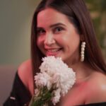 Shivshakti Sachdev Instagram - Get Ready with me for Valentines Day 💜 Product Used Prime and Fix @maccosmeticsindia Dewy Primer @maybelline Foundation @makeupforever Contour @hudabeauty Eyeshadow Pallette @morphebrushes Lipstick @maccosmeticsindia Bronzer @kikomilanoindia Highlighter @makeuprevolution Gloss @hudabeauty #reels #prettymakeup #valentinemakeup #valentinelook #grwm #beautytutorial #makeupshoot