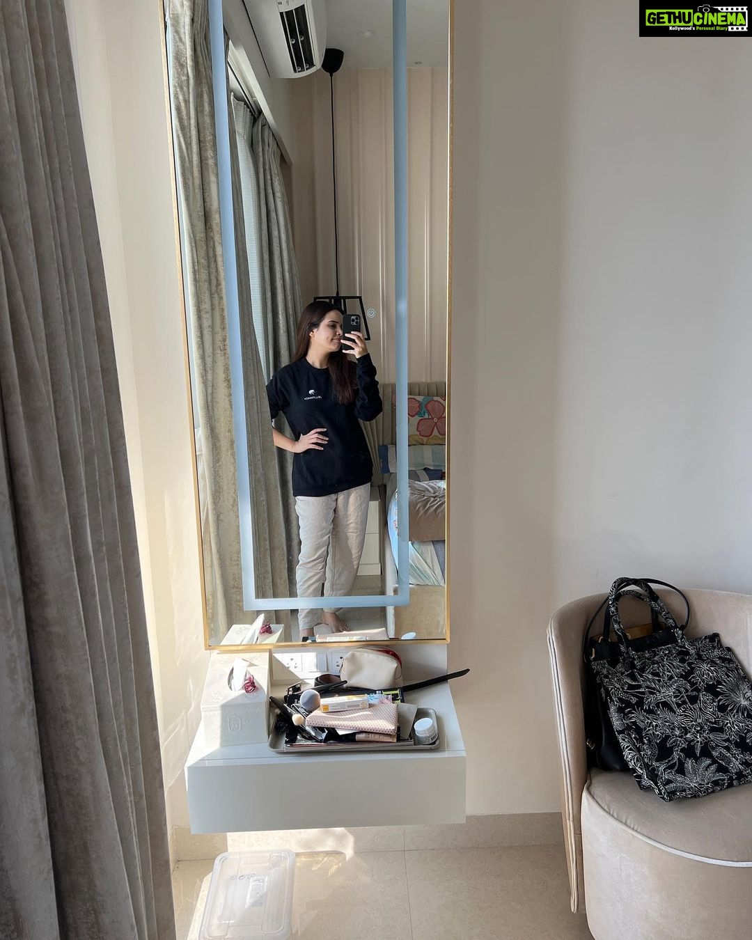 Shivshakti Sachdev Instagram - Third week of Jan 2023 Healing Mode Still On !! This week was all about healing , all about focusing on my health and appreciating the little things. Also My New Home Living Room Tour Coming Soon! Stay Tuned !! #dump #photodump #lifelately #sundaylove #sunday