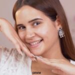 Shivshakti Sachdev Instagram - GRWM using only Indian Brands 🇮🇳 Outfit @houseofchikankari.in Sunscreen @dotandkey.skincare Primer @lovecolorbar Foundation and Eyebrow @nykaabeauty Kajal and Lipstick ( wee hours ) @kaybykatrina Blush @praush.beauty Contour and Highlight @trysugar #indian #brands #makeup #getready #grwm #love #india #just