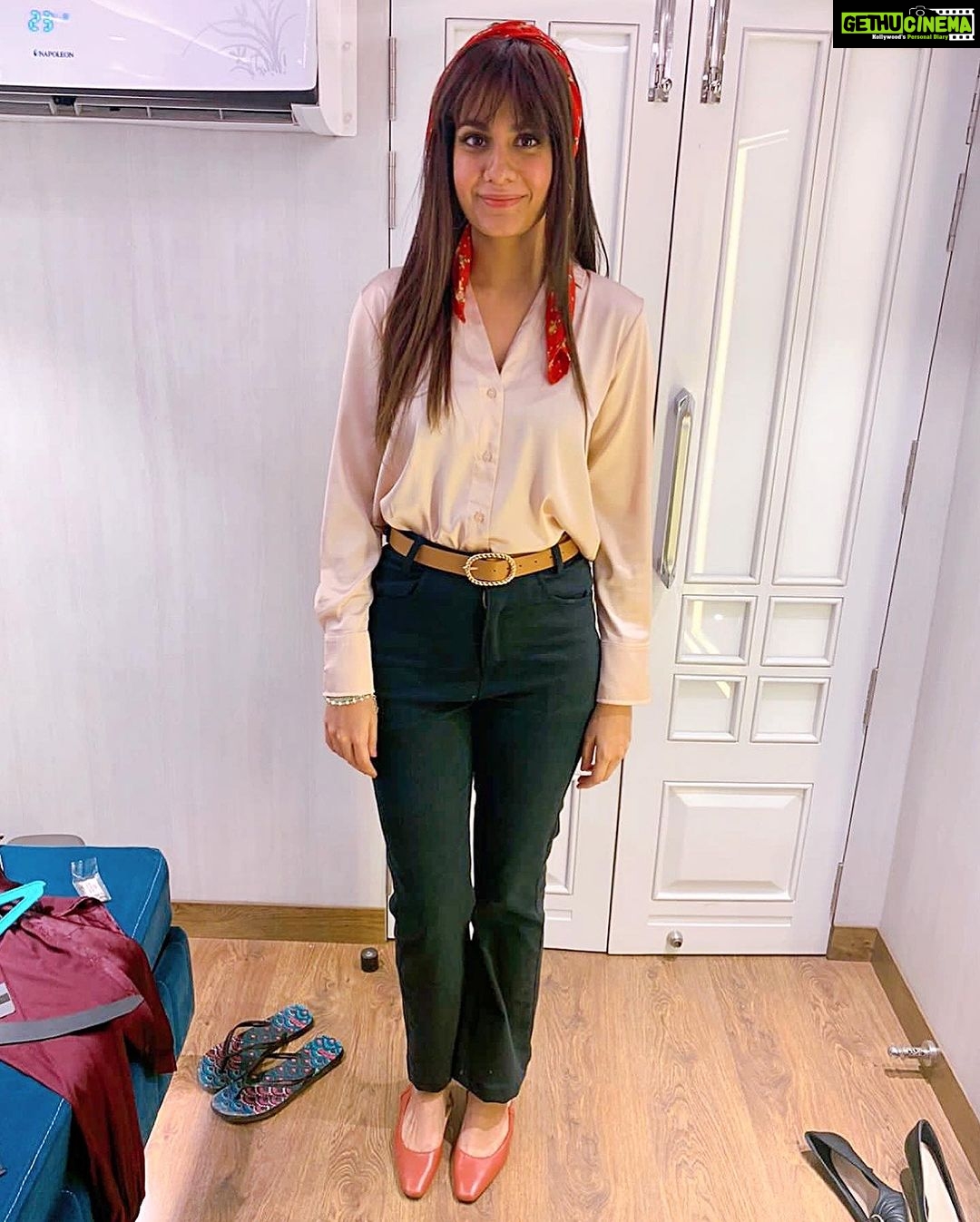 Shreya Dhanwanthary Instagram - Yummy Yamini’s Look Test with the yummier @costumesbyneha . @rajanddk @d2r_films @netflix_in @manishamakwana18