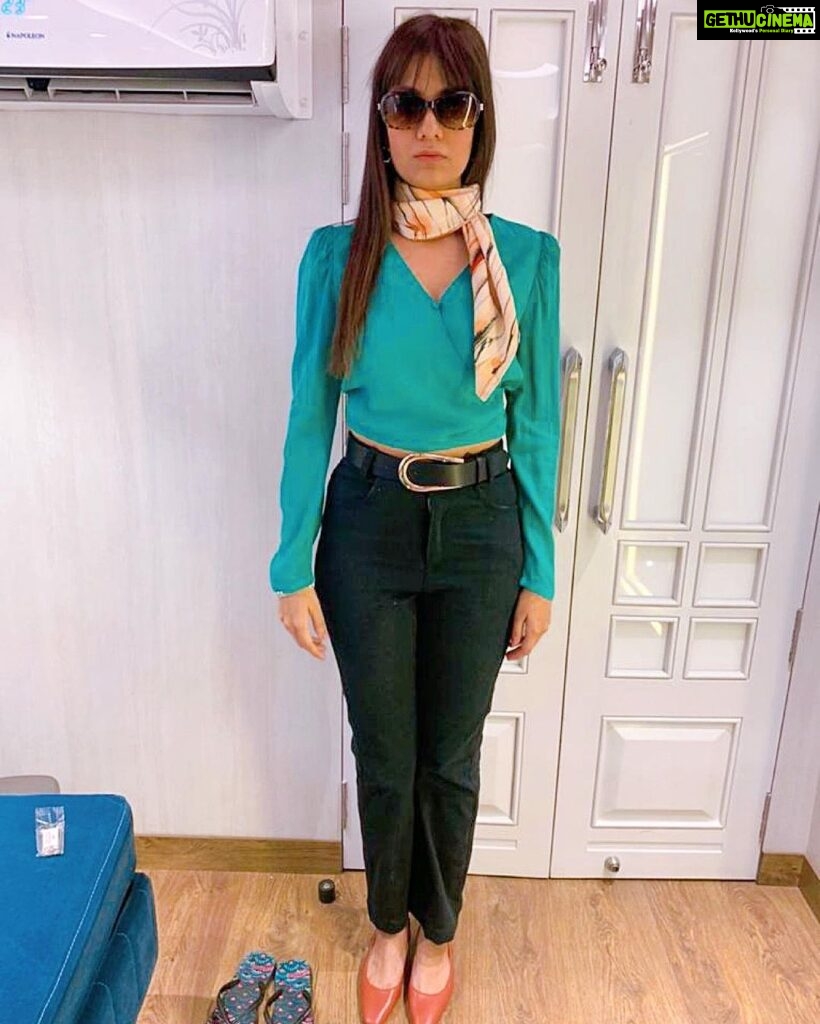Shreya Dhanwanthary Instagram - Yummy Yamini’s Look Test with the yummier @costumesbyneha . @rajanddk @d2r_films @netflix_in @manishamakwana18