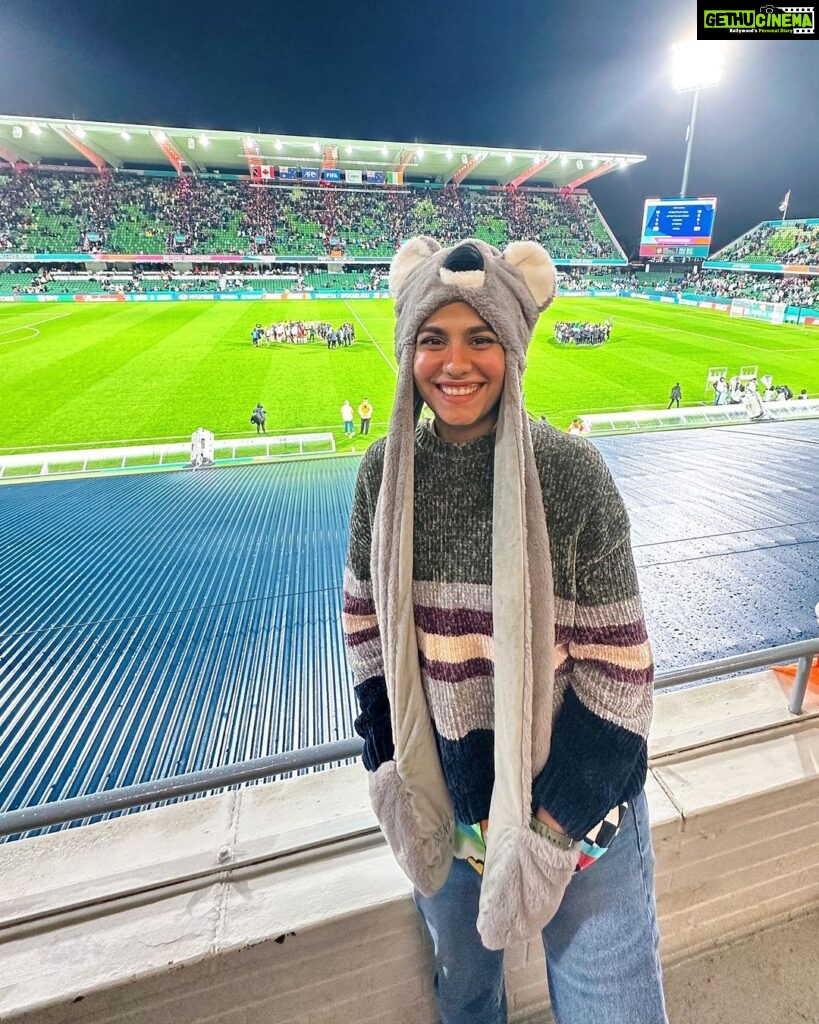 Shreya Dhanwanthary Instagram - A World Cup Class Night . @australia @westernaustralia @cityofperth @visitperth @fifawomensworldcup @fifa @mipalkarofficial @manishamakwana18 @garrett_minded #seeaustralia #wathedreamstate Perth, Western Australia