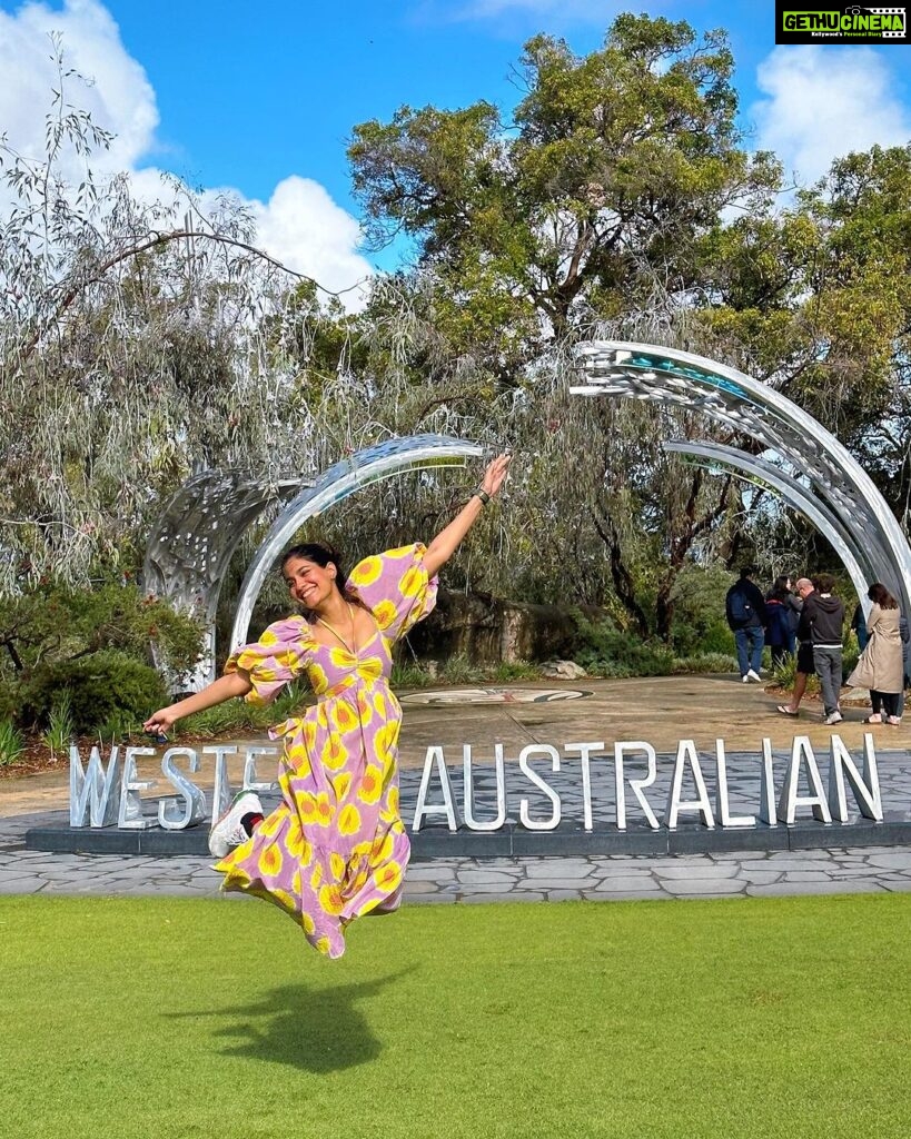 Shreya Dhanwanthary Instagram - King’s Park . @australia @visitperth @cityofperth @westernaustralia @kingsparkandbotanicgarden @djurandi_dreaming #seeaustralia #wathedreamstate @mipalkarofficial @manishamakwana18 Kings Park and Botanic Garden