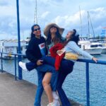 Shreya Dhanwanthary Instagram - Gold Coast-ing! . @australia @destinationgoldcoast @langhamgoldcoast @mipalkarofficial @manishamakwana18 @ayushi.20 @queensland @goldcoasthelitours Broadbeach, Queensland, Australia