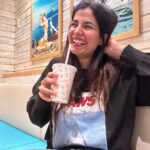 Shreya Dhanwanthary Instagram - Gold Coast-ing! . @australia @destinationgoldcoast @langhamgoldcoast @mipalkarofficial @manishamakwana18 @ayushi.20 @queensland @goldcoasthelitours Broadbeach, Queensland, Australia