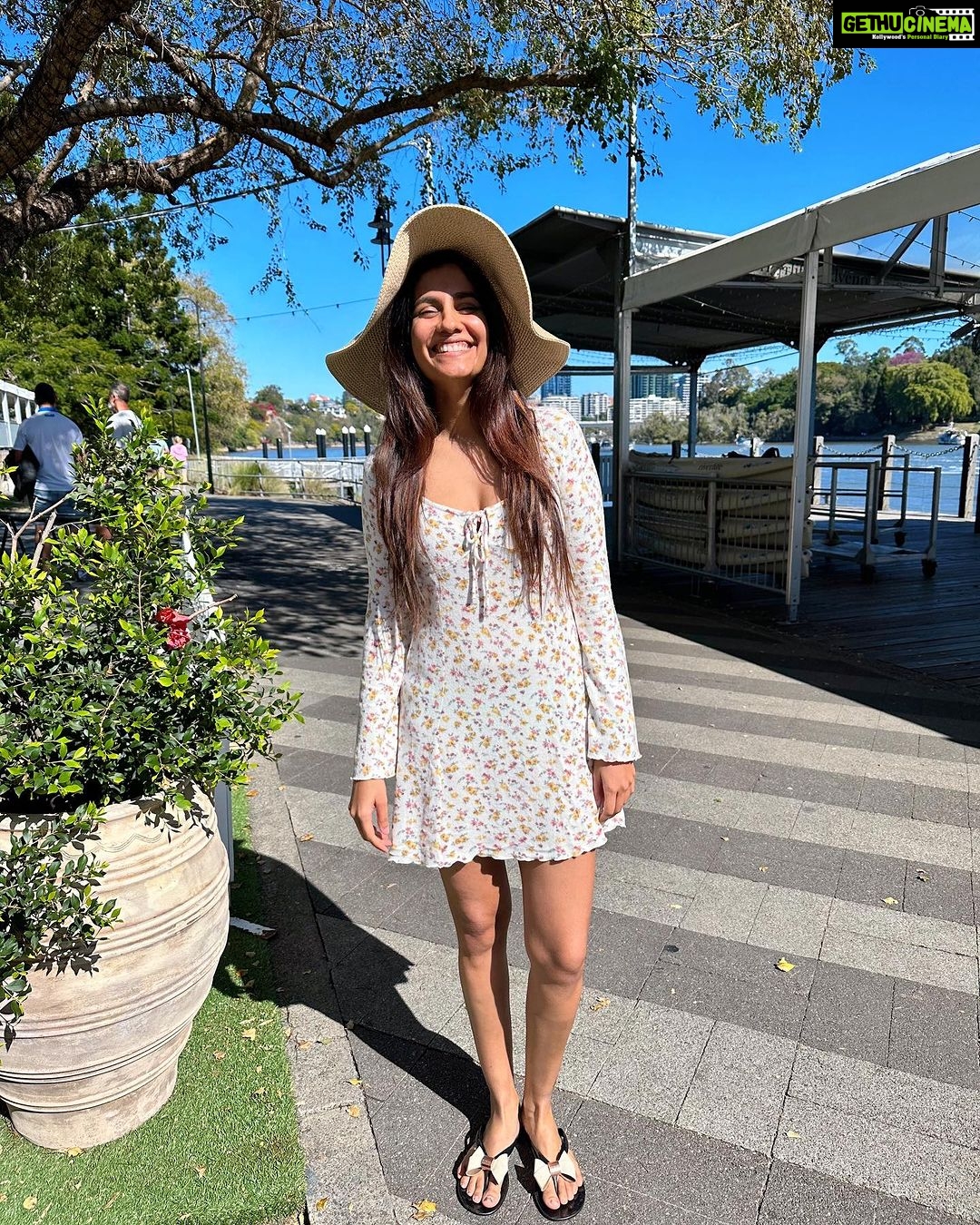 Shreya Dhanwanthary Instagram - Aussie Aussie Aussie, Oi Oi Oi! . @mipalkarofficial @manishamakwana18 @ayushi.20 @australia @visitbrisbane @queensland @crystalbrookvincent @fifawomensworldcup @fifa @vintagepicniccompany #visitbrisbane #brisbaneanyday