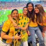 Shreya Dhanwanthary Instagram – Aussie Aussie Aussie, Oi Oi Oi!
.
@mipalkarofficial @manishamakwana18 @ayushi.20 @australia @visitbrisbane @queensland @crystalbrookvincent @fifawomensworldcup @fifa @vintagepicniccompany #visitbrisbane #brisbaneanyday