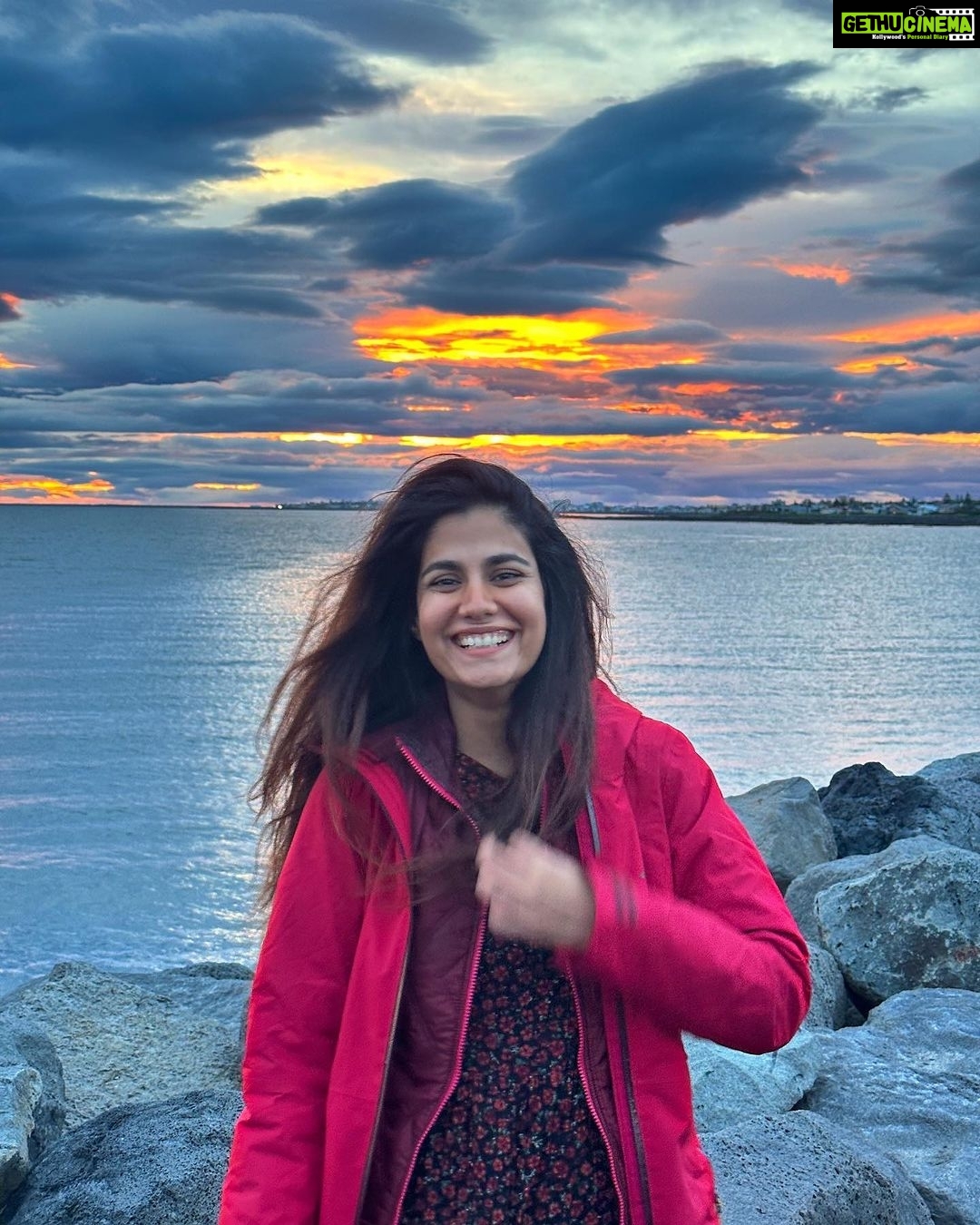 Shreya Dhanwanthary - 91K Likes - Day 9 in Dreamland 🇮🇸