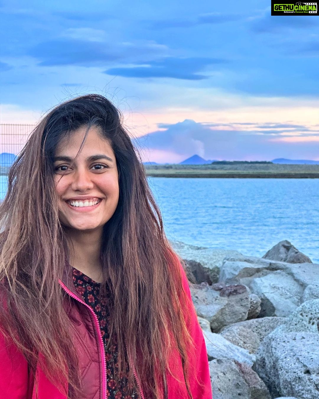 Shreya Dhanwanthary - 91K Likes - Day 9 in Dreamland 🇮🇸