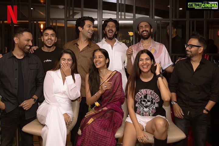 Shreya Dhanwanthary Instagram - All of the Guns and All of the Gulaabs! . Gulaabs are red, violets are blue, this star-studded gang is coming to see you! #GunsAndGulaabs, arrives August 18, only on Netflix 🤩 #GunsAndGulaabsOnNetflix @rajanddk @rajkummar_rao @gouravadarsh @tjbhanu @dqsalmaan @gulshandevaiah78 @iamsumankumar @sumitaroraa @poojagor @vipin.sta @jogimallang @thisisnilesdivekar @iammanujsharma @goutamsharmaa191 @gouravsharmaa191 @tanishqchaudhary_ @krishrao_official @suhanisethi_ @araham.sawant @d2r_films #SatishKaushik @manishamakwana18 @monika__shergill @tanyabami