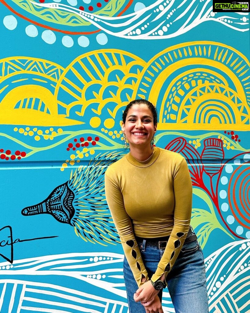 Shreya Dhanwanthary Instagram - Art & Adventure at Perth . @australia @westernaustralia @visitperth @cityofperth @zipclimbperth @mipalkarofficial @ohheywa @manishamakwana18 #wathedreamstate #seeaustralia #matagarupbridge #art #muralart