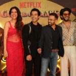 Shreya Dhanwanthary Instagram – We are Guns & Gulaabs. Dear audience, over to you.
.
@rajanddk @netflix_in @rajkummar_rao @dqsalmaan @gouravadarsh @tjbhanu @gulshandevaiah78 @iamsumankumar @sumitaroraa @poojagor @vipin.sta @jogimallang @thisisnilesdivekar @iammanujsharma @goutamsharmaa191 @gouravsharmaa191  @tanishqchaudhary_ @krishrao_official @suhanisethi_ @araham.sawant @d2r_films @amanpant02 #satishkaushik #yummyamini @costumesbyneha @manishamakwana18 @punkudge