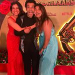 Shreya Dhanwanthary Instagram – Moments from the Guns & Gulaabs premiere
.
@rajanddk @netflix_in @rajkummar_rao @manishamakwana18 @vivek.daschaudhary @costumesbyneha @dqsalmaan @poojagor @shhyamalide @tjbhanu @mrfilmistaani @aritroruba @hindujasunny @drchitraselvan