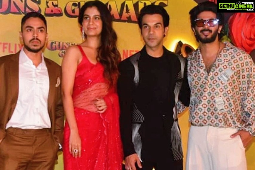 Shreya Dhanwanthary Instagram - We are Guns & Gulaabs. Dear audience, over to you. . @rajanddk @netflix_in @rajkummar_rao @dqsalmaan @gouravadarsh @tjbhanu @gulshandevaiah78 @iamsumankumar @sumitaroraa @poojagor @vipin.sta @jogimallang @thisisnilesdivekar @iammanujsharma @goutamsharmaa191 @gouravsharmaa191 @tanishqchaudhary_ @krishrao_official @suhanisethi_ @araham.sawant @d2r_films @amanpant02 #satishkaushik #yummyamini @costumesbyneha @manishamakwana18 @punkudge