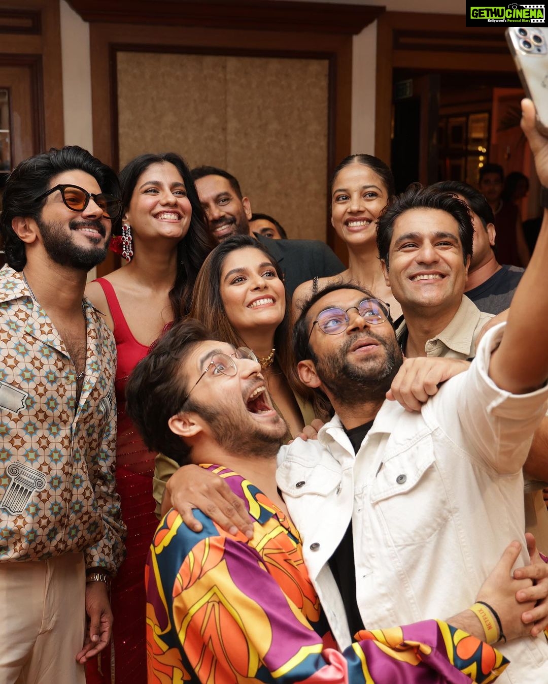 Shreya Dhanwanthary Instagram - Moments from the Guns & Gulaabs premiere . @rajanddk @netflix_in @rajkummar_rao @manishamakwana18 @vivek.daschaudhary @costumesbyneha @dqsalmaan @poojagor @shhyamalide @tjbhanu @mrfilmistaani @aritroruba @hindujasunny @drchitraselvan