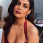 Shreya Dhanwanthary Instagram – एक गुलाबी शाम with #yummyamini 
.
@rajanddk @d2r_films @netflix_in @costumesbyneha @taskeen_c @jyoti.mandre_makeover @bazziinngaaa