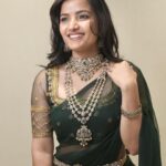 Siri Hanumanth Instagram - Our elegant diva @sirihanmanth in our exclusive victorian pieces crafted by the finest karigars in India. The finish, polish and quality are unmatchable. Grand inauguration of our 2nd store in Punjagutta on 13th May by our beautiful Shriya Saran at 10am. Don’t miss out our inaugural offers. ✨Inaugural Offer✨ ⭐️ Buy with 1,00,000 and get a 2 gram coin free ⭐️ Buy with 50,000 and get 1 gram gold coin free ⭐️ Buy with 25,000 and get 1/2 gram gold coin free