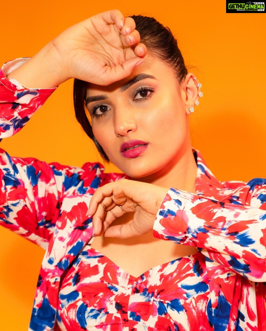 Siri Hanumanth Instagram - Progress, not perfection🥰 . . Wearing : @label_viko Stylist : @koushikisharma 📸 : @rollingcaptures