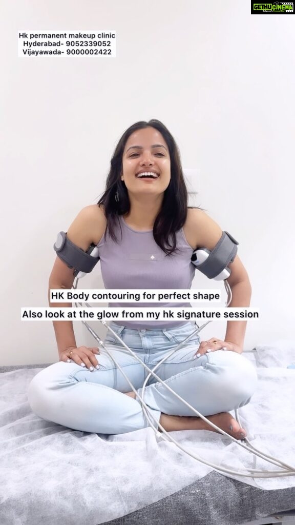 Siri Hanumanth Instagram - “This video is a reason why I love @hk.permanentmakeup clinic soo much .. look at the glow , look at the results .. I love you guys so much “ says @sirihanmanth Please keep in mind each treatment is customised according to every individual after series of tests and doctors consultation.. Kindly call us on Hyderabad 9052339052 Vijayawada 9000002422 for more details #sirihanmanth #hkpermanentmakeup