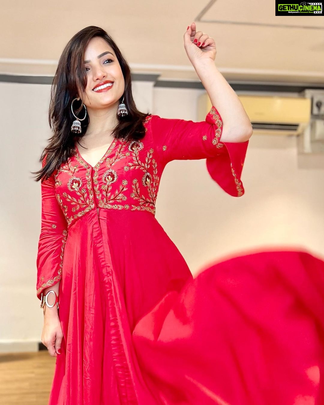 Siri Hanumanth Instagram - @bytarunisrigiri