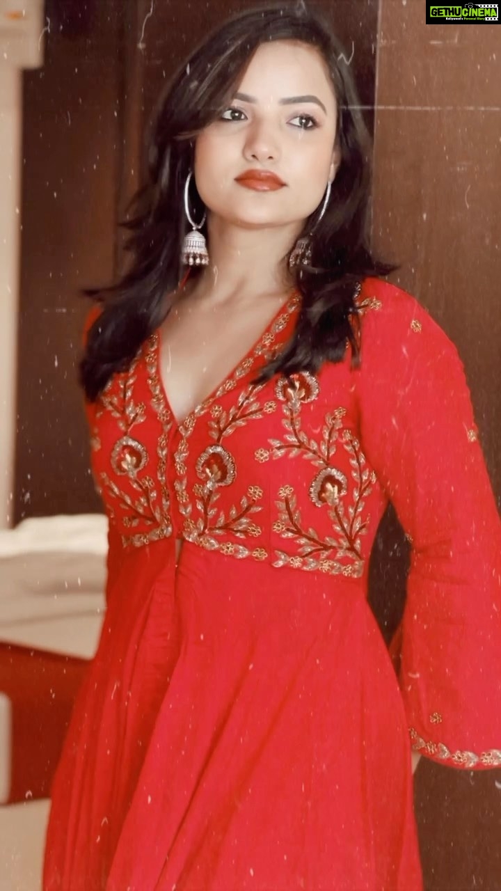 Siri Hanumanth Instagram - #Randomvideos . . 👗 @bytarunisrigiri