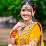 Siri Hanumanth Instagram - Make it simple but significant !! . . Outfit : @labelnurvi Stylist : @greeshma_krishna.k Jewellery : @emmadi_silver_jewellery Photographer : @manoj_gangula Makeup : @vj_beauty_makeup Hair styling : @thisisrupakiran