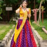 Siri Hanumanth Instagram - Make it simple but significant !! . . Outfit : @labelnurvi Stylist : @greeshma_krishna.k Jewellery : @emmadi_silver_jewellery Photographer : @manoj_gangula Makeup : @vj_beauty_makeup Hair styling : @thisisrupakiran