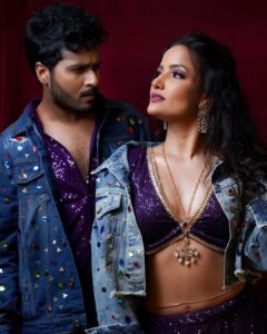 Siri Hanumanth Instagram - Hey People..! Yes Its Today Evening #bbshiningstars Awards 6:00pm.
Only On @starmaa & Thanks For The Award & Recognition 🏆